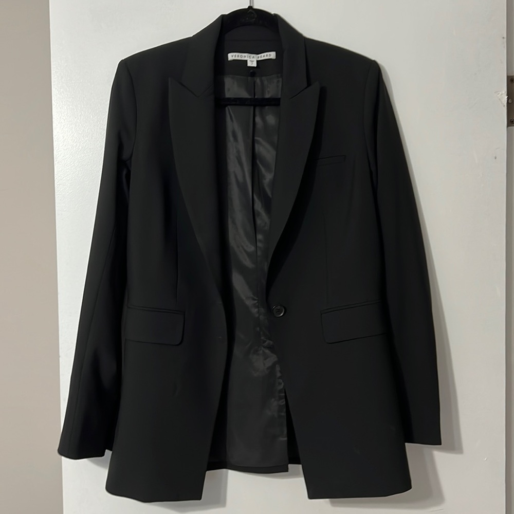 Beautiful Veronica Beard black blazer